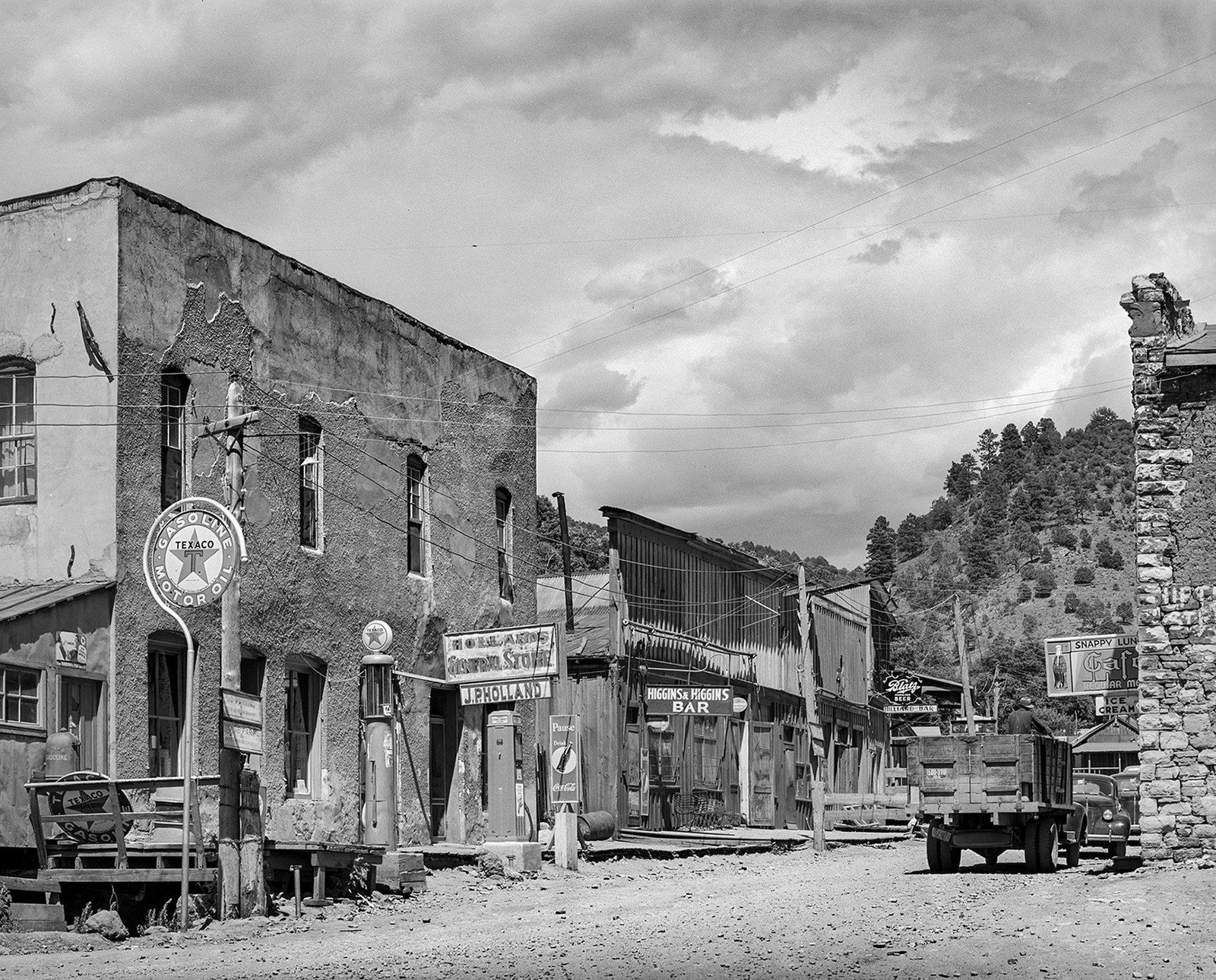1940 MOGOLLON New Mexico TEXACO General Store BAR 5x7 Borderless Photo  (225-C)