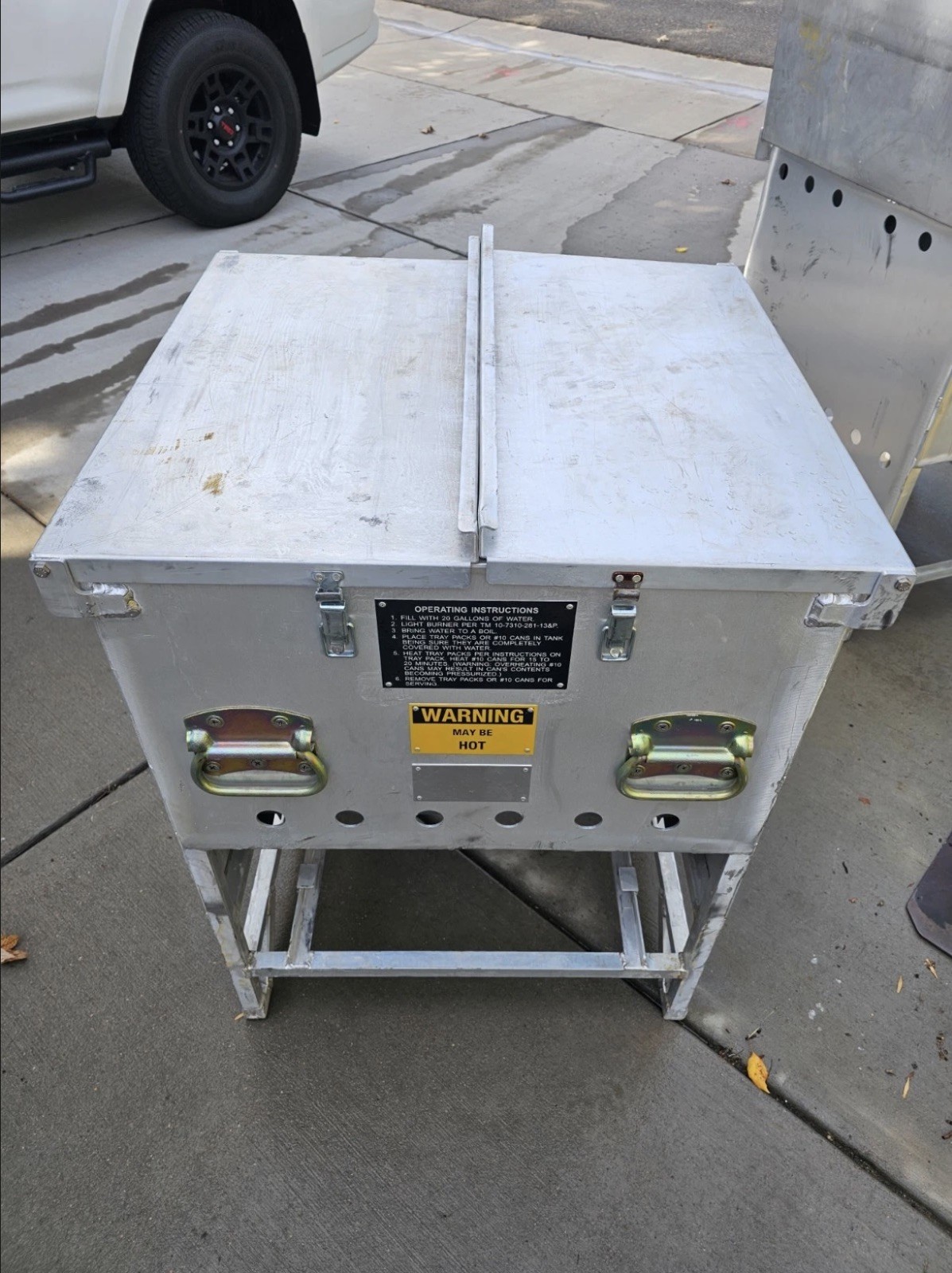 Military surplus field kitchen sink warmer