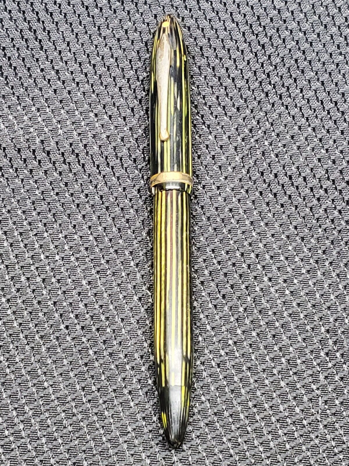 Vintage Sheaffer Green& Black Balance Fountain Pen