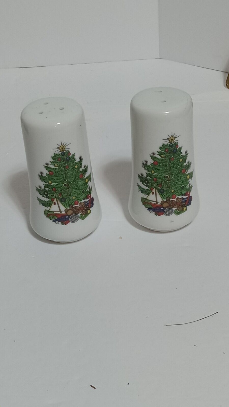 Vintage Ceramic Christmas Salt And Pepper Shakers