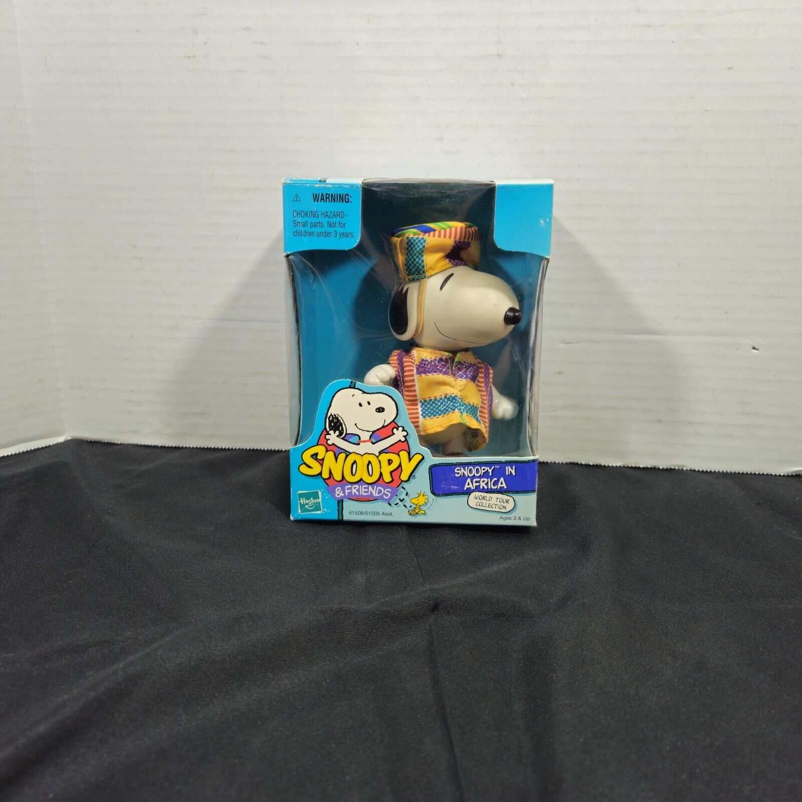 Snoopy and Friends Snoopy in Africa World Tour Toy Figure Collection Hasbro New