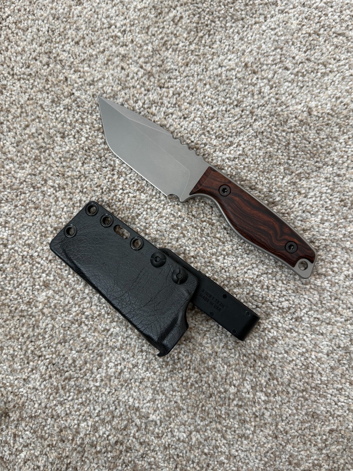  Compliance Edge The VENDETT4 (V4)(Stonewashed & Ironwood)Fixed Blade