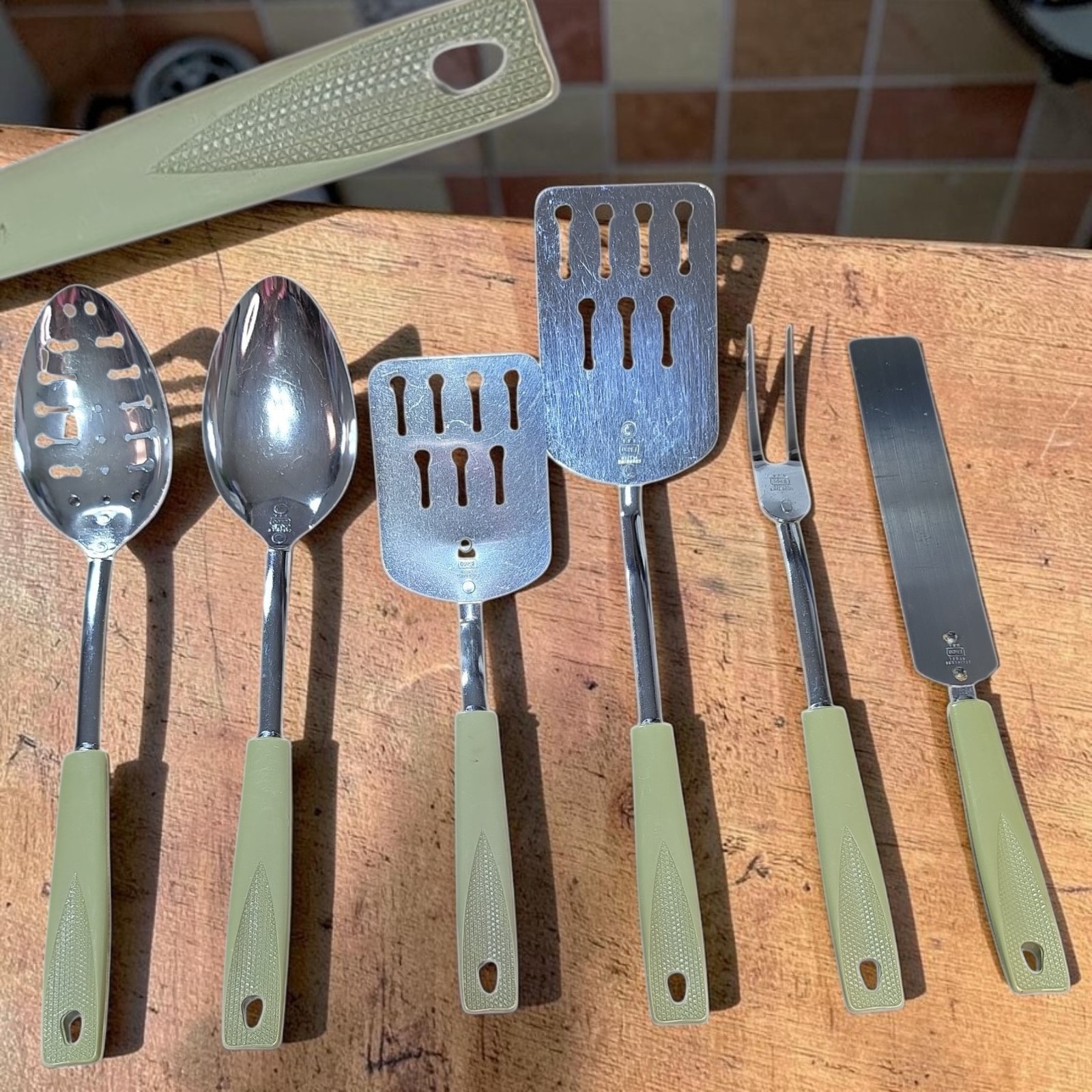 Vintage EKCO Avocado Green Kitchen Utensils Set 6 Pc Spatula Spoon Fork MCM USA Vintage EKCO Avocado Green Kitchen Utensils Set 6 Pc Spatula Spoon Fork MCM USA