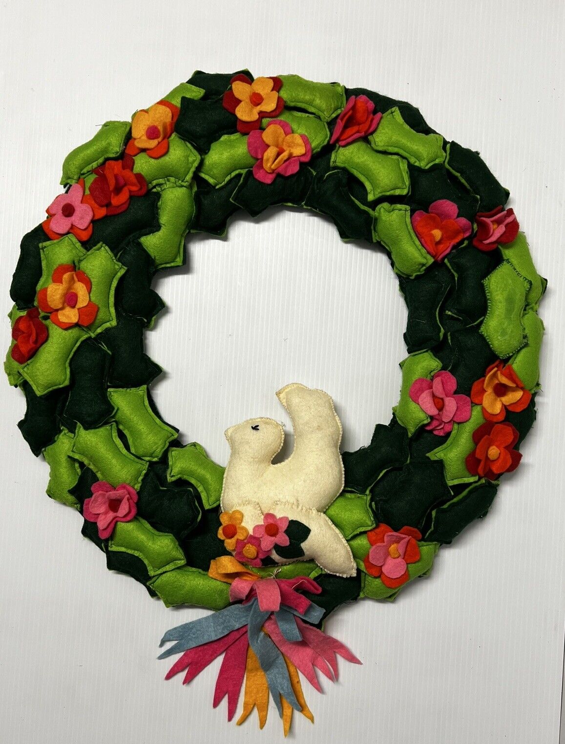 Vintage Handmade Felt Holiday Christmas Wreath Wallhanging Peace Dove