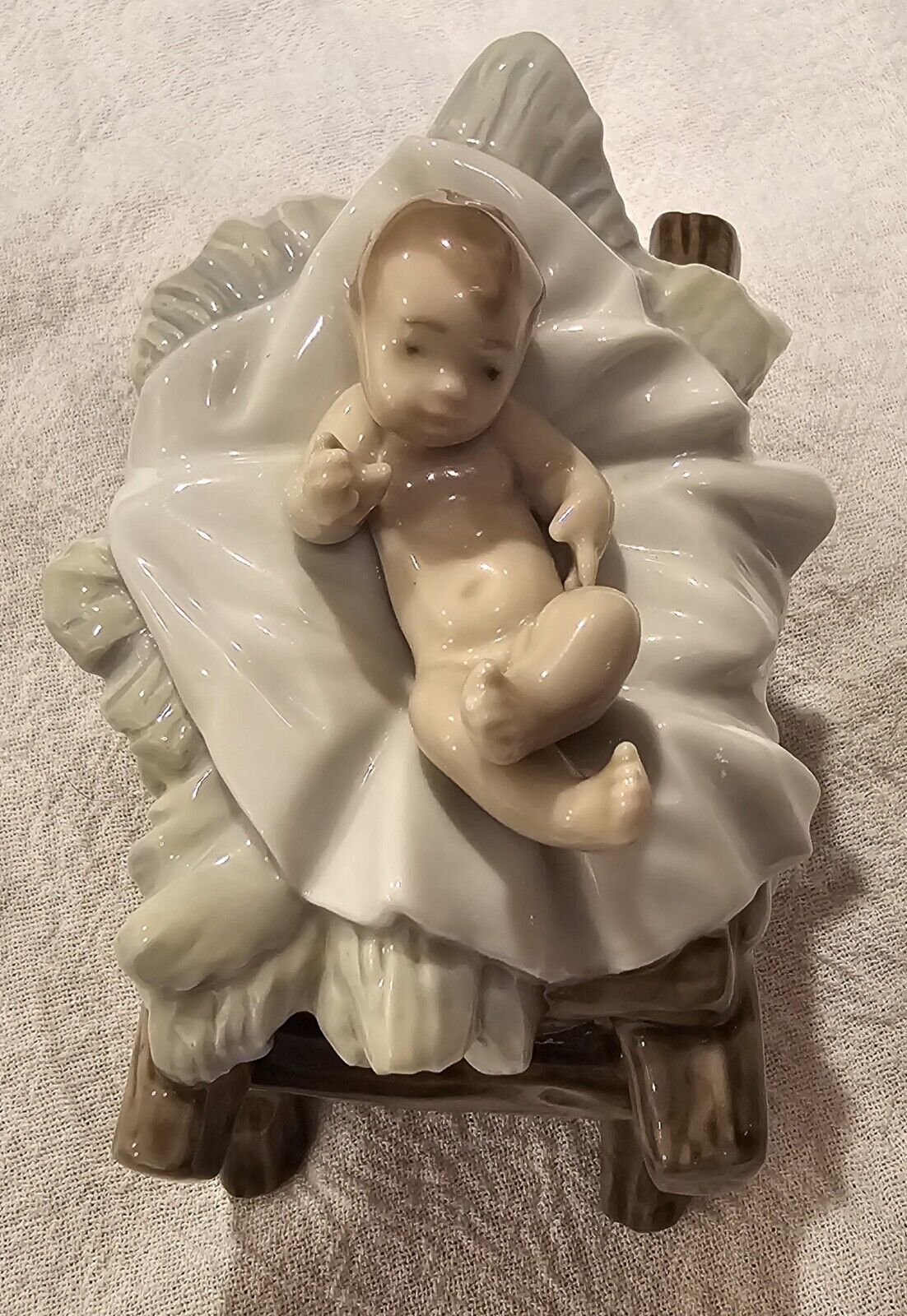 LLADRO 5745 Baby Jesus - Retired - Nativity