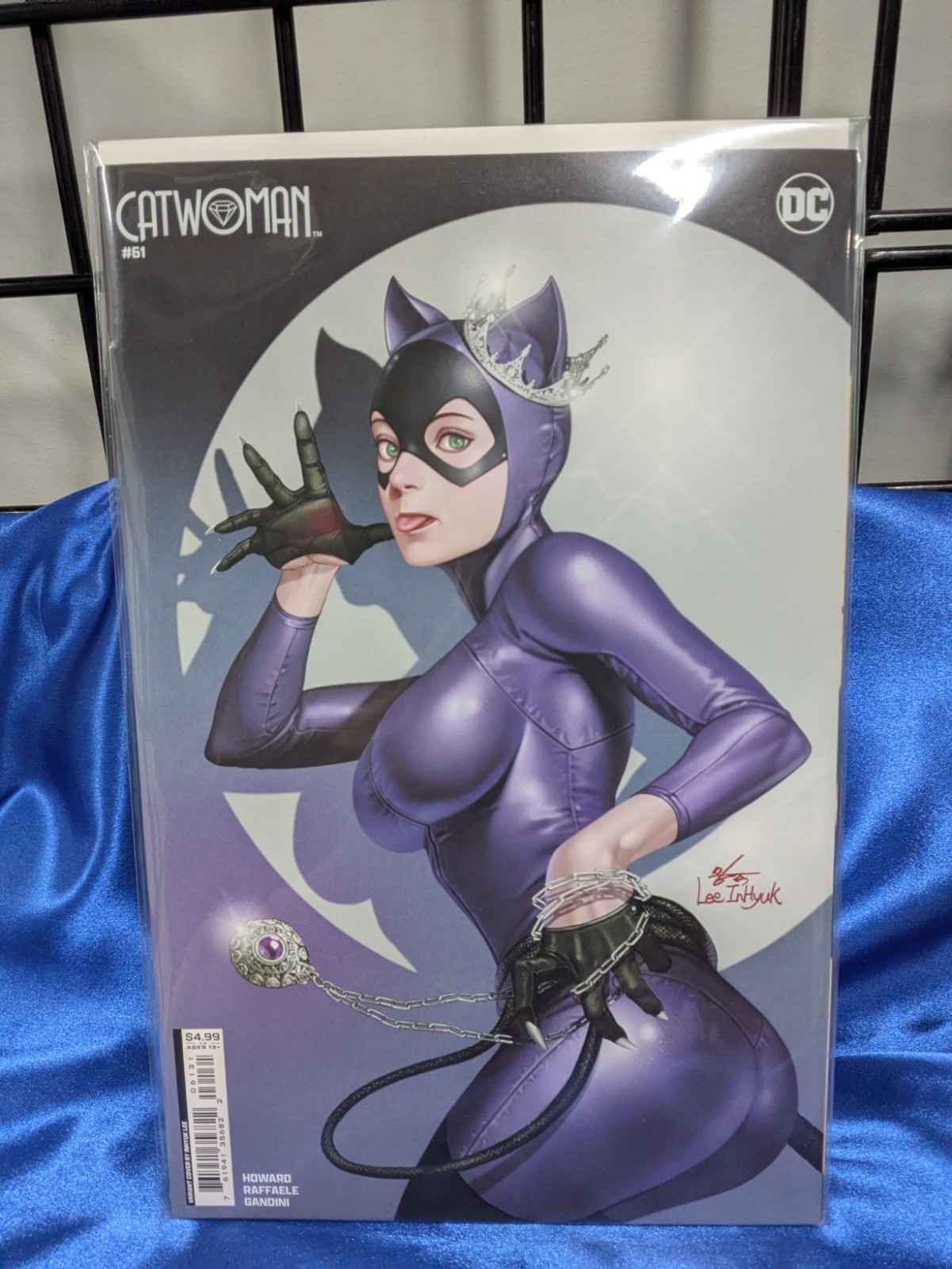 Catwoman #61 Cover C Inhyuk Lee Card Stock DC Comics 2024 We Combine.