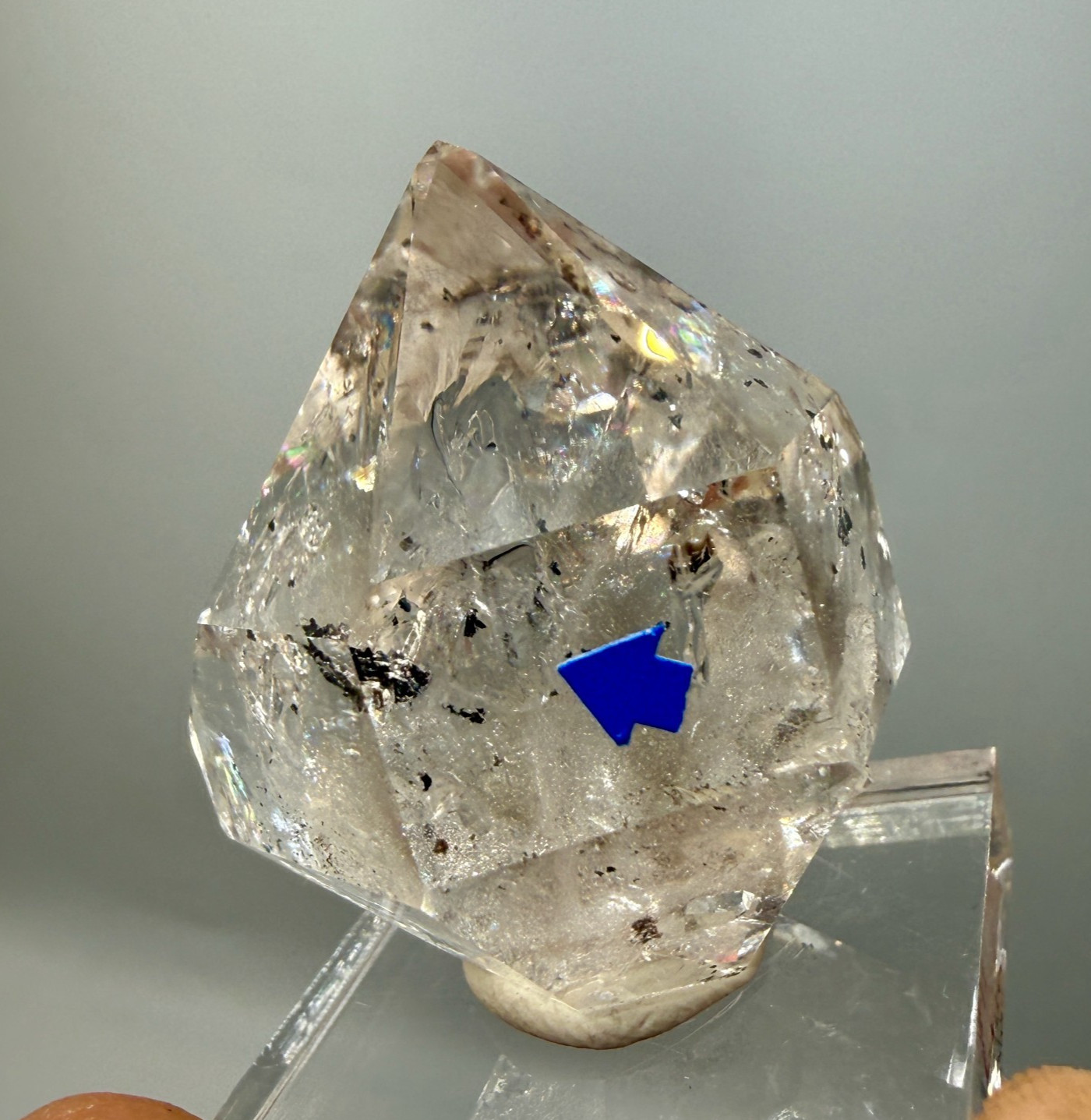 Enhydro Herkimer Diamond w/ Moving Hydrocarbon, Rainbows, Smoky Phantoms Enhydro Herkimer Diamond w/ Moving Hydrocarbon, Rainbows, Smoky Phantoms