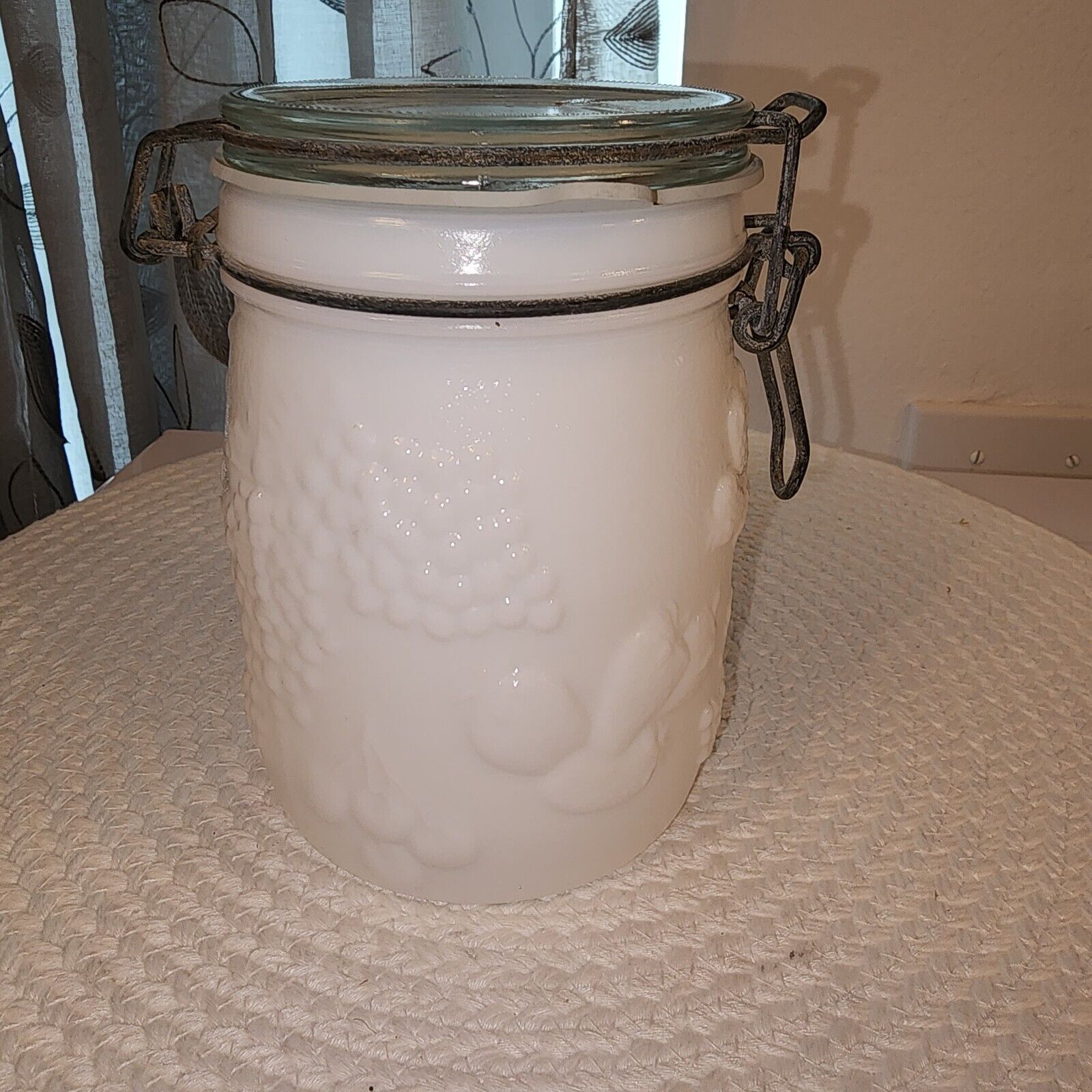 Vintage Wheaton Farmhouse Canister Milk Glass 3/4 L Liter Fine Glassware Clamp