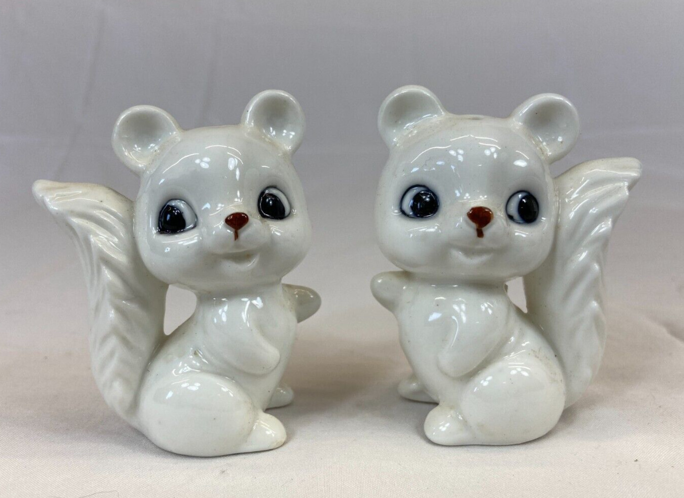 White Squirrels Salt and Pepper Shakers Small Cute Animals Cartoon Outdoors