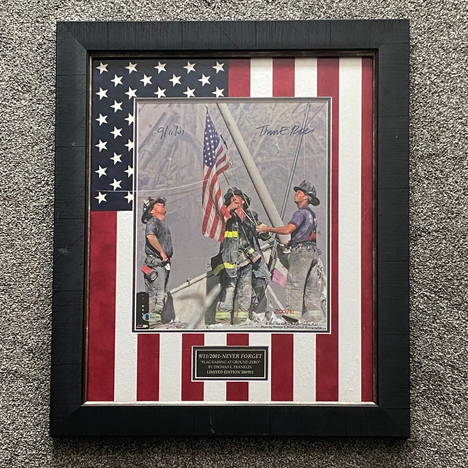9/11 Thomas E. Franklin Signed RAISING the FLAG at GROUND ZERO Photo 200/911 COA