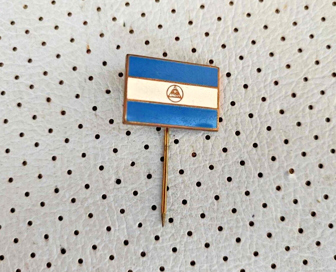 The flag of Nicaragua Vintage FLAG  liberty cap Enamel Pin 1975 Collector Unique
