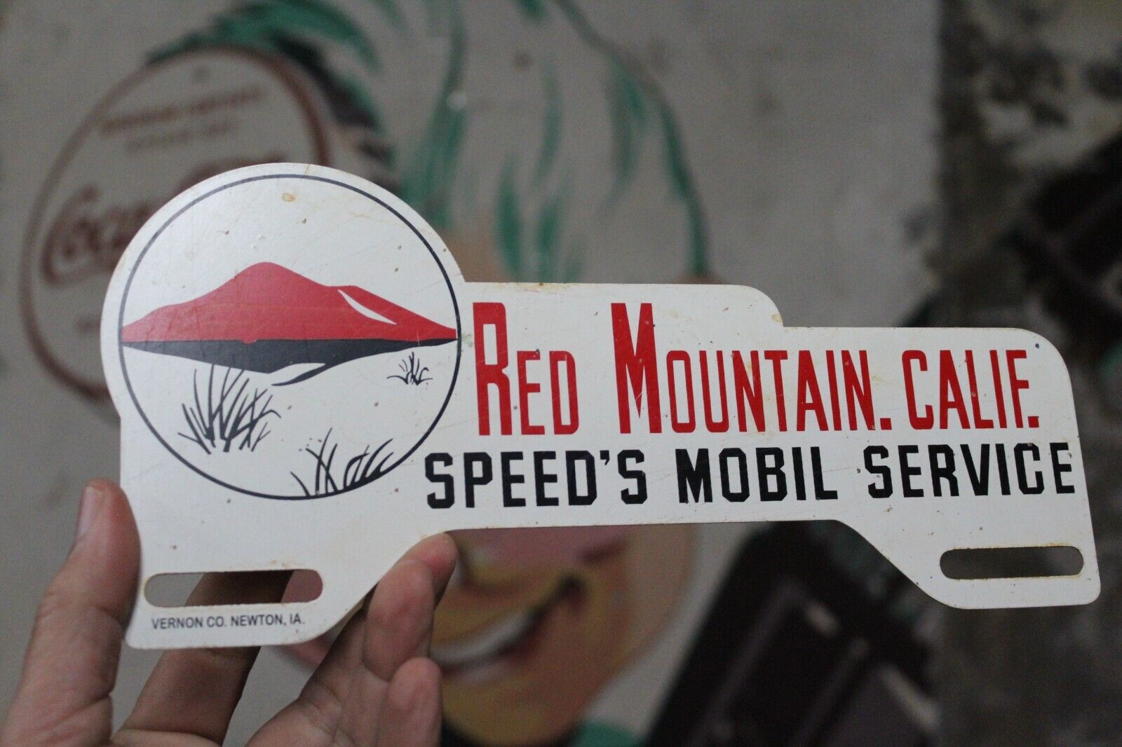 1950s SPEED'S MOBIL SERVICE RED MOUNTAIN CALIFORNIA PAINTED METAL TOPPER SIGN