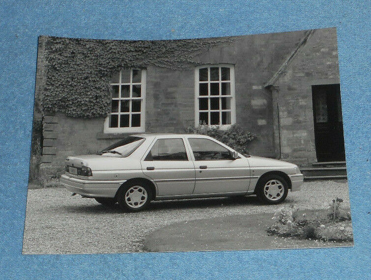 1990 Press Photo Ford Orion Ghia Injection Car