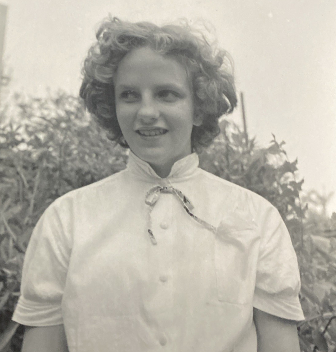 1957 Beautiful Pretty Young Woman Girl Curly Hair Side Eye Original Photo P13r29
