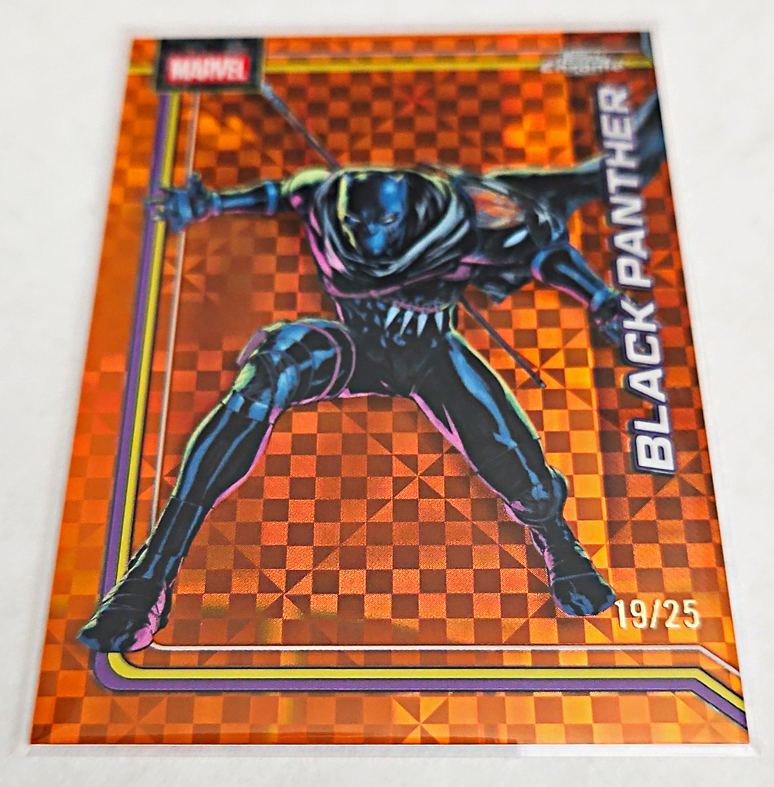 Topps 2022 Marvel Topps Chrome Black Panther #015 Orange Parallel 19/25 Topps 2022 Marvel Topps Chrome Black Panther #015 Orange Parallel 19/25
