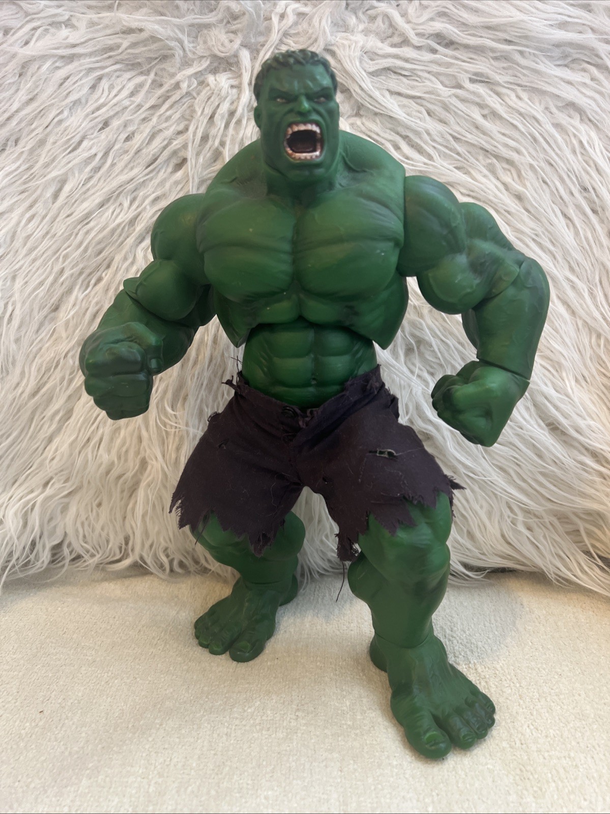 2003 ToyBiz Marvel -Raging Hulk - Poseable 13” Rotocast Motion Picture Figure