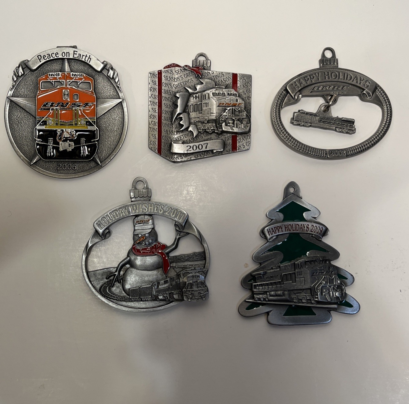 BNSF Railway Holiday Ornaments -2006-2009, 2011 Lot-5 New Mint Condition BNSF Railway Holiday Ornaments -2006-2009, 2011 Lot-5 New Mint Condition