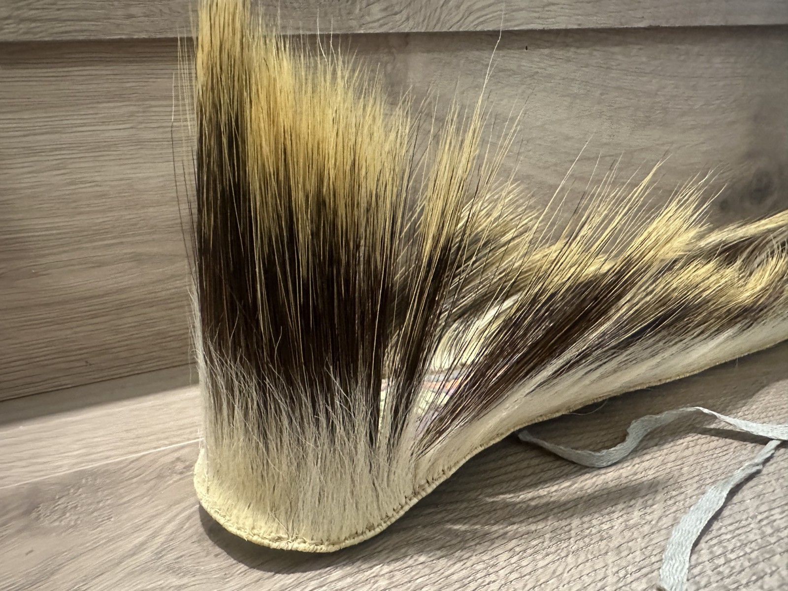 PORCUPINE HAIR ROACH NATIVE AMERICAN HEADDRESS - Vintage 1970s traditional PORCUPINE HAIR ROACH NATIVE AMERICAN HEADDRESS - Vintage 1970s traditional