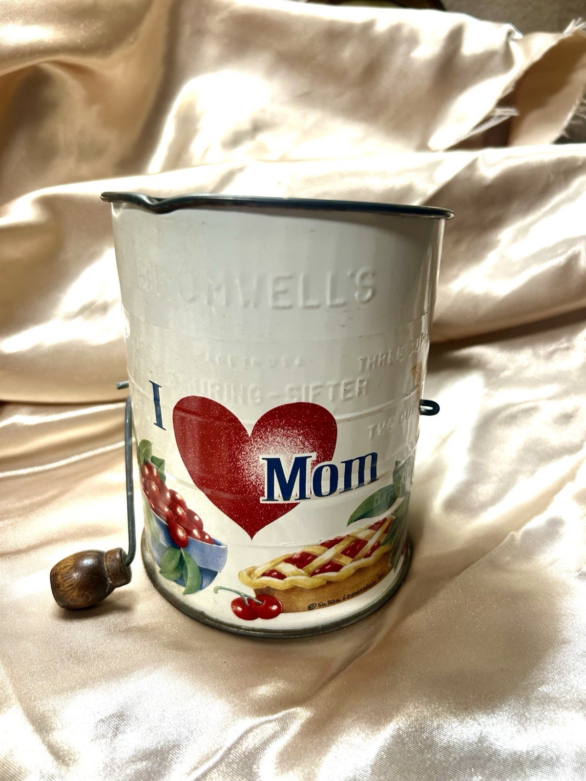 Vintage Bromwell’s 3 Cup Flour Sifter I Love Mom Cherry Pie 1995 USA