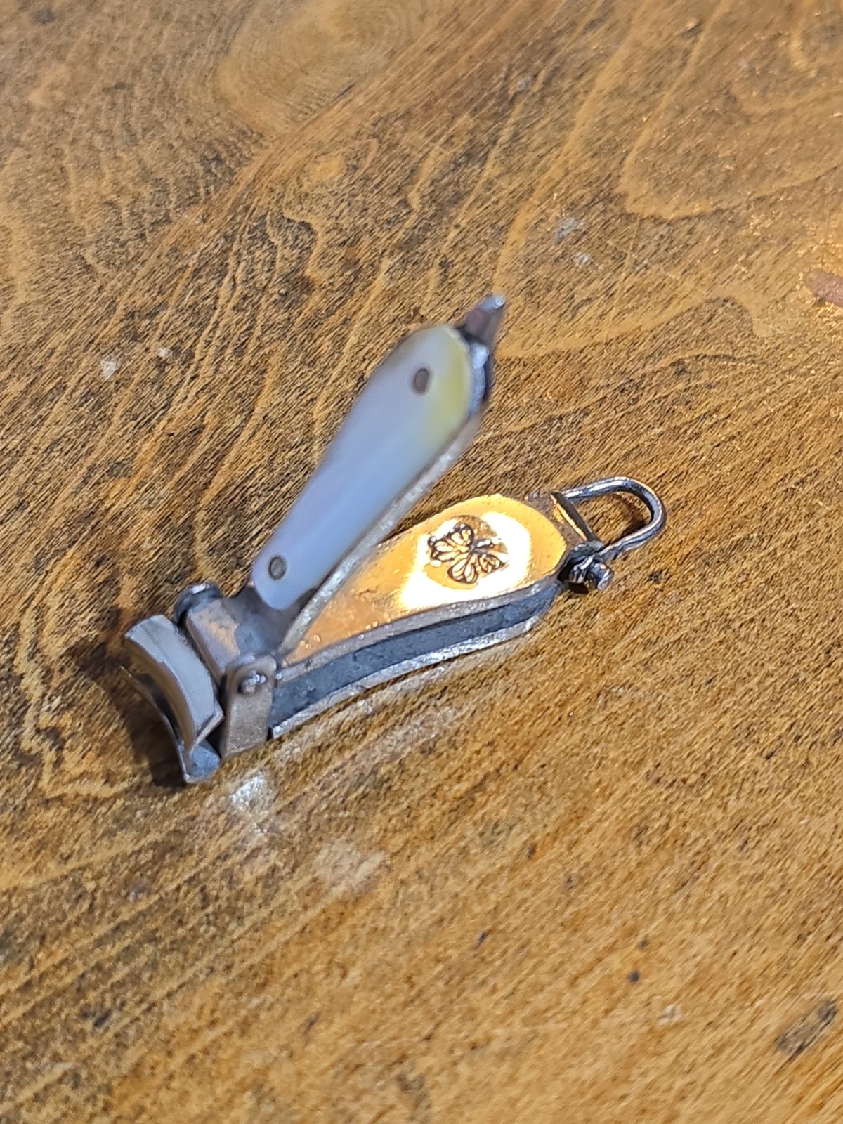 Antique 1913 W.H. Morley & Sons GERMANY ~ NAIL CLIPPERS ~ MOTHER OF PEARL HANDLE Antique 1913 W.H. Morley & Sons GERMANY ~ NAIL CLIPPERS ~ MOTHER OF PEARL HANDLE