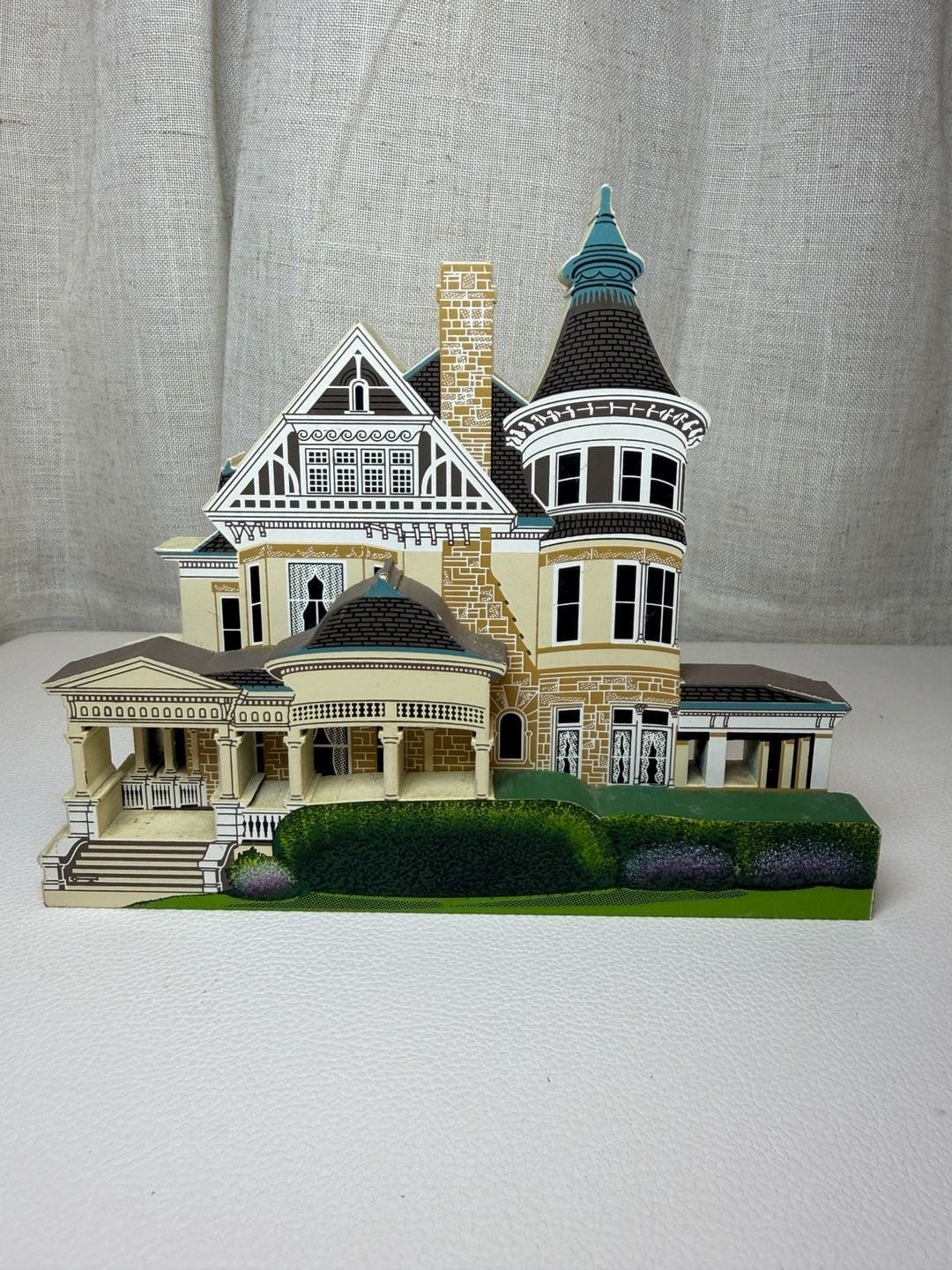 Shelia's Collectibles The Grand Anne Bed and Breakfast C.R. Joy House Keokuk Iow Shelia's Collectibles The Grand Anne Bed and Breakfast C.R. Joy House Keokuk Iow