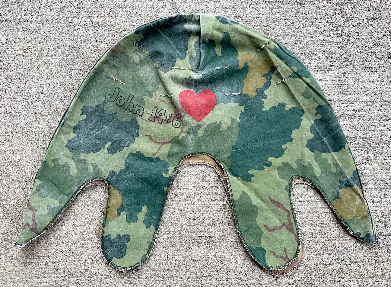 Original Mitchell Camo Helmet Cover Vietnam 502nd Infantry Hearts Graffiti 101st Original Mitchell Camo Helmet Cover Vietnam 502nd Infantry Hearts Graffiti 101st