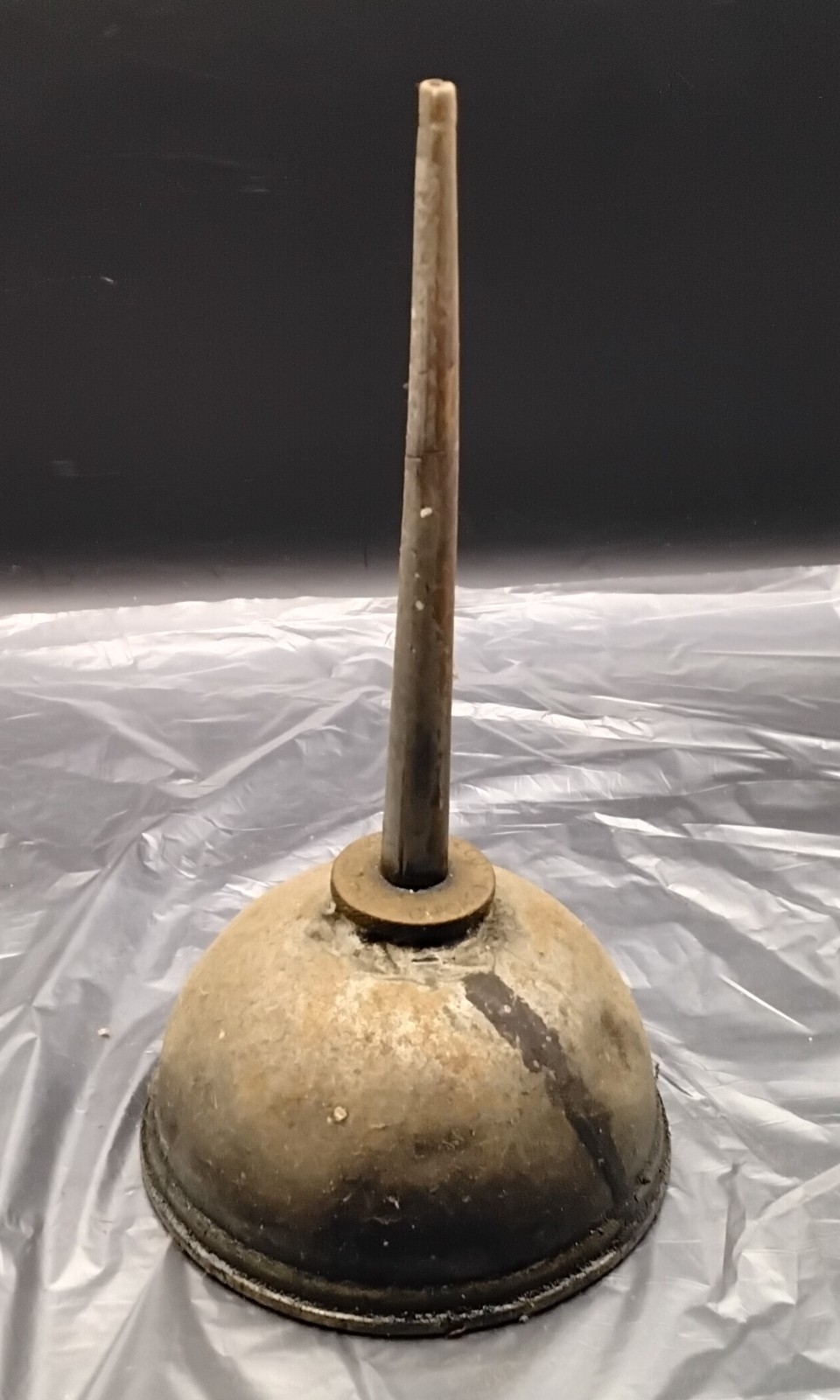 (MM) Vintage Oil Dispenser Can 6.5\