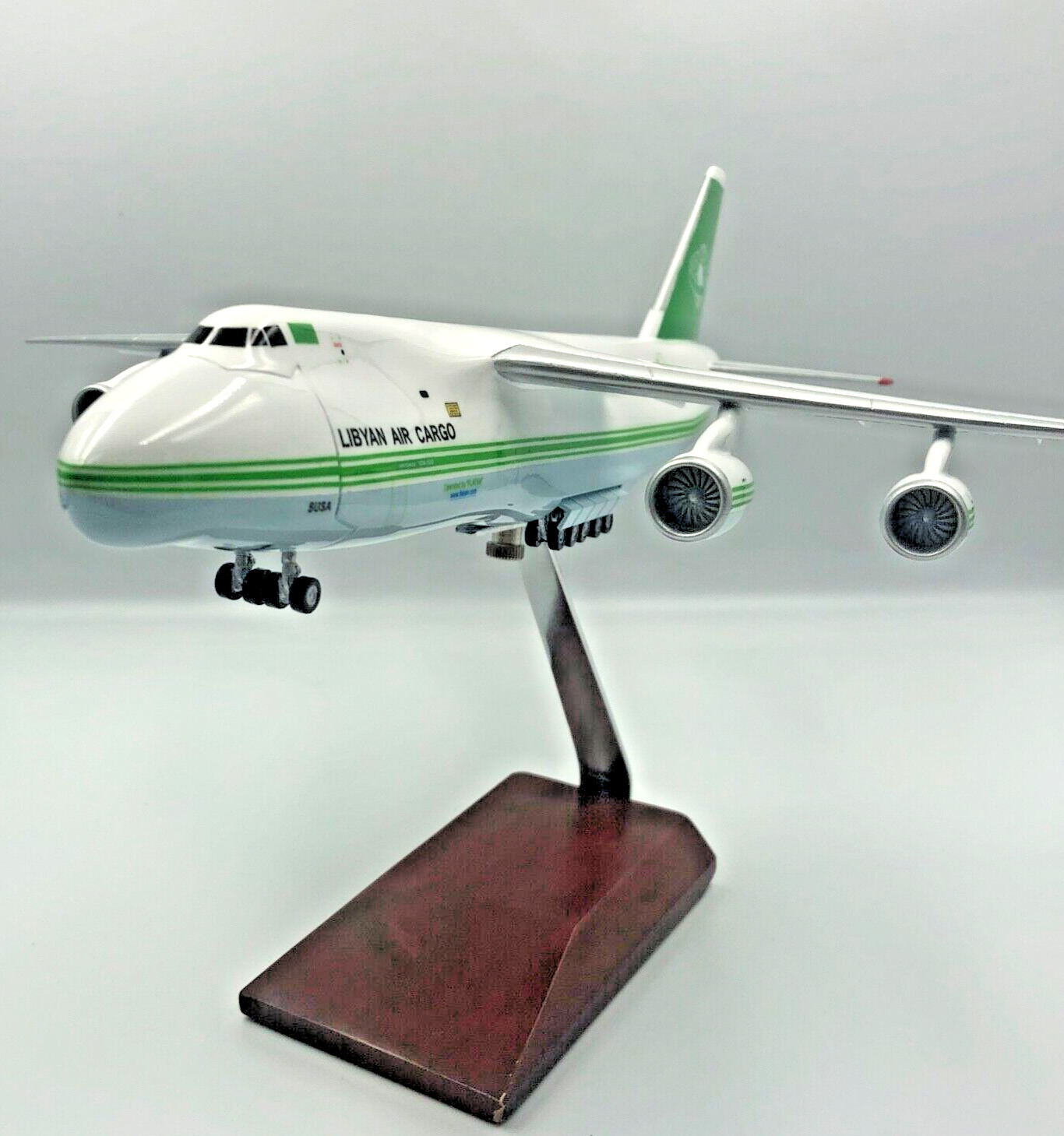 Exclusive model Antonov 124 An-124 Libyan Arab Air Cargo, scale 1:200