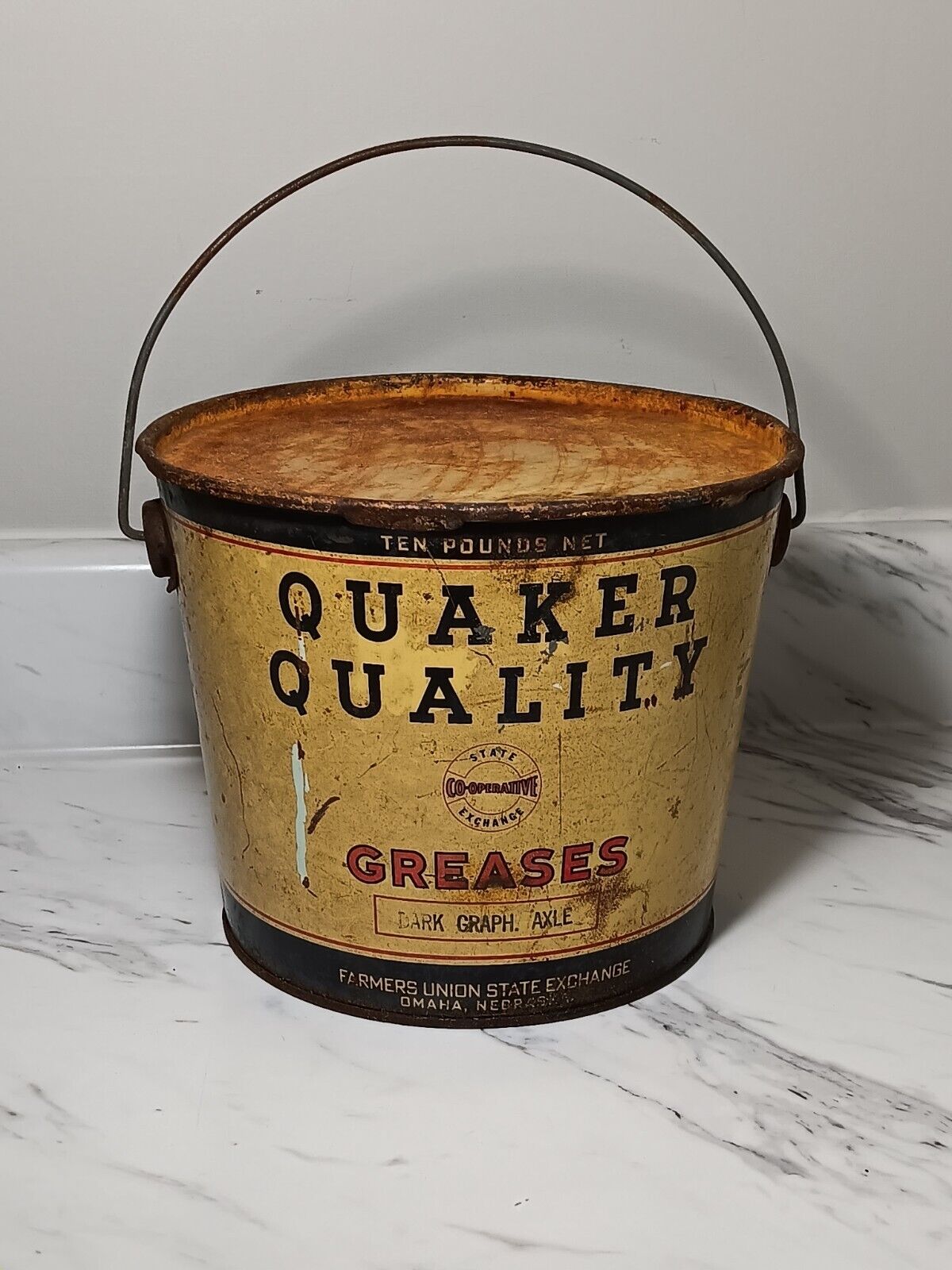 Antique QUAKER STATE Farmers Union State Exchange Grease Bucket Oil Can Rare