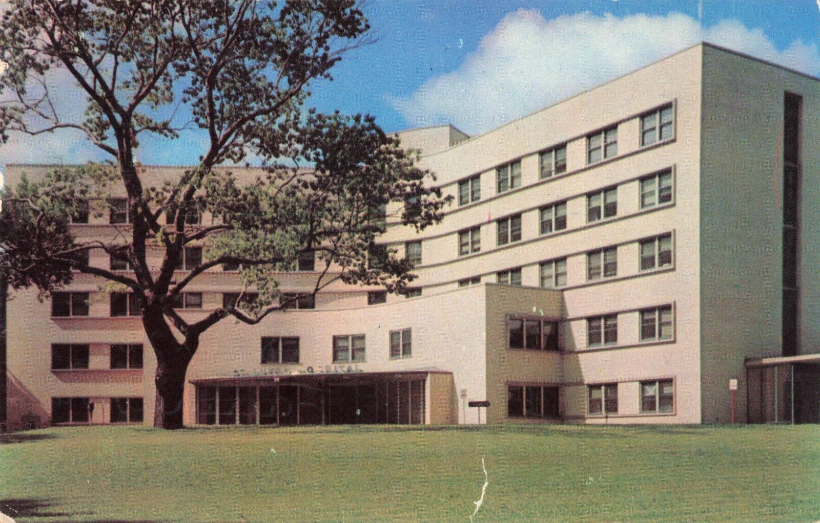 Saginaw MI Michigan, New St Luke's Hospital Building, Vintage Postcard