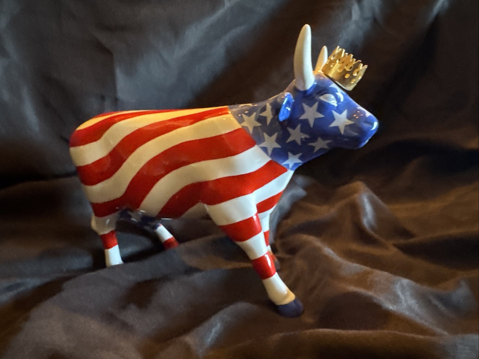 Cow Parade American Royal 2001 Porcelain Patriotic Figurine #9189 Cow Parade American Royal 2001 Porcelain Patriotic Figurine #9189