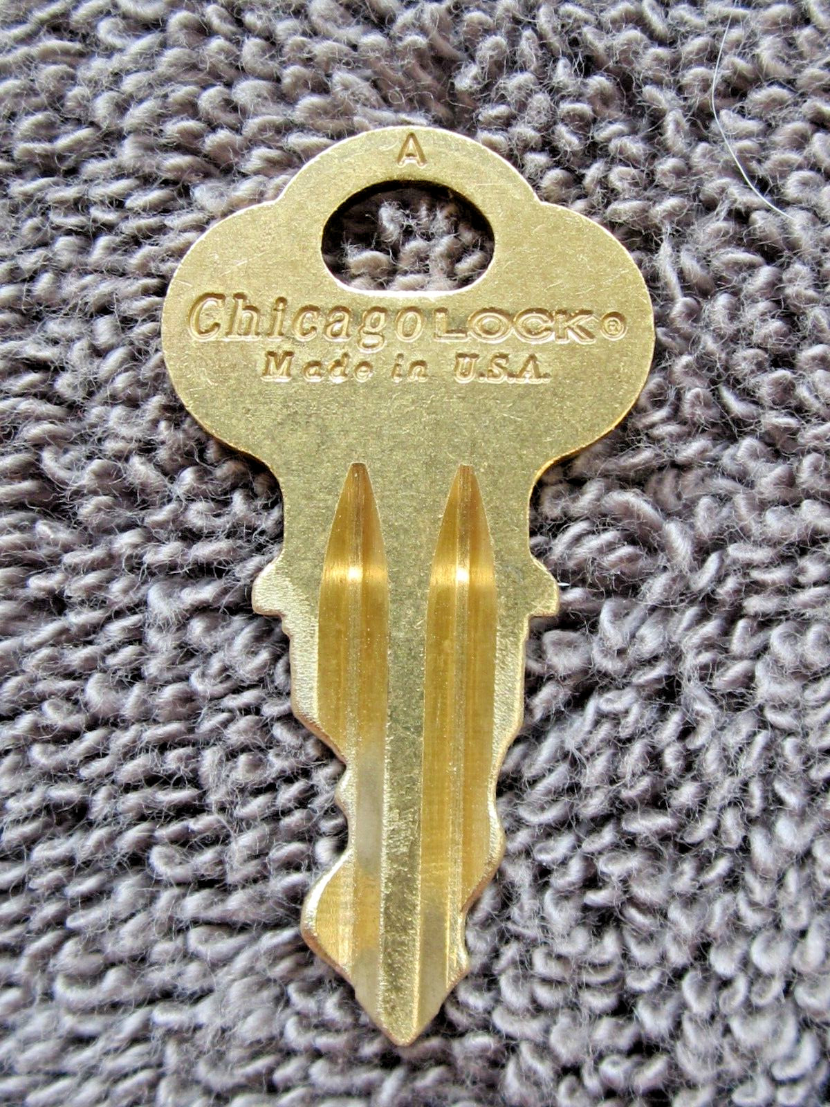 TOP MECHANISM POM SERVICE KEY FOR 1947 - 1960 PARK-O-METER WITH USA CHIGAGO LOCK