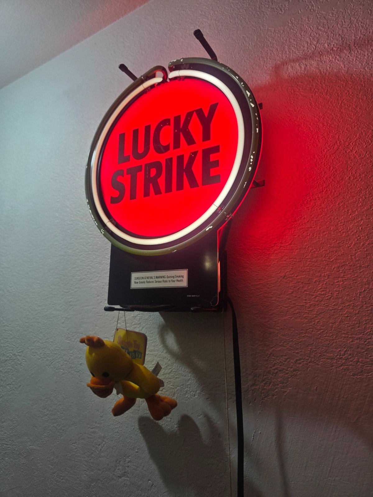 Vintage Lucky Strike Neon Sign Vintage Lucky Strike Neon Sign