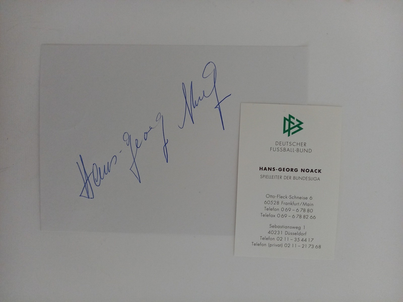 Hans Georg Noack - Bundesliga match master - original autograph - approx. 10x15cm