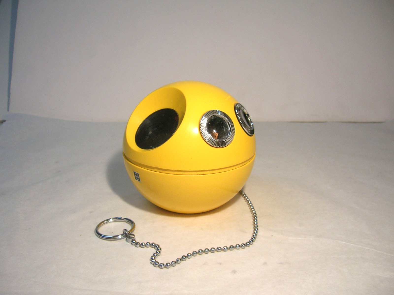 Vintage 1969 Panasonic Yellow R-70 Panapet Transistor AM Radio Ring Chain WORKS Vintage 1969 Panasonic Yellow R-70 Panapet Transistor AM Radio Ring Chain WORKS
