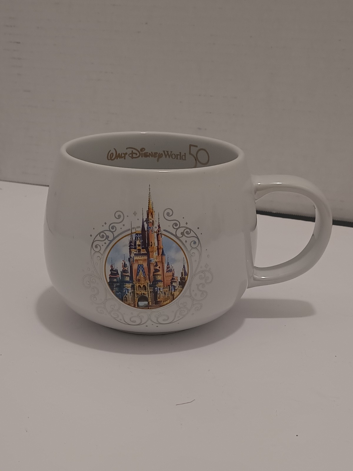 DISNEY WORLD 50th ANNIVERSARY CINDERELLA CASTLE IRIDESCENT MUG COFFEE CUP New DISNEY WORLD 50th ANNIVERSARY CINDERELLA CASTLE IRIDESCENT MUG COFFEE CUP New
