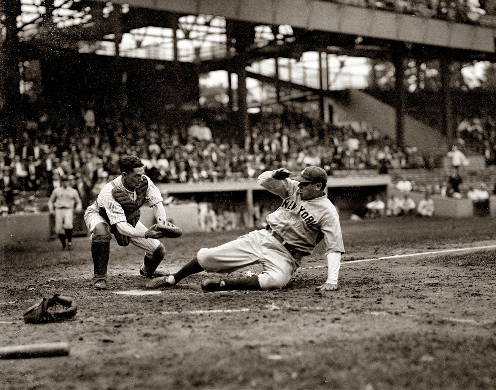 1925 BABE RUTH Slides Under Tag at Griffith Stadium PHOTO  (201-x)