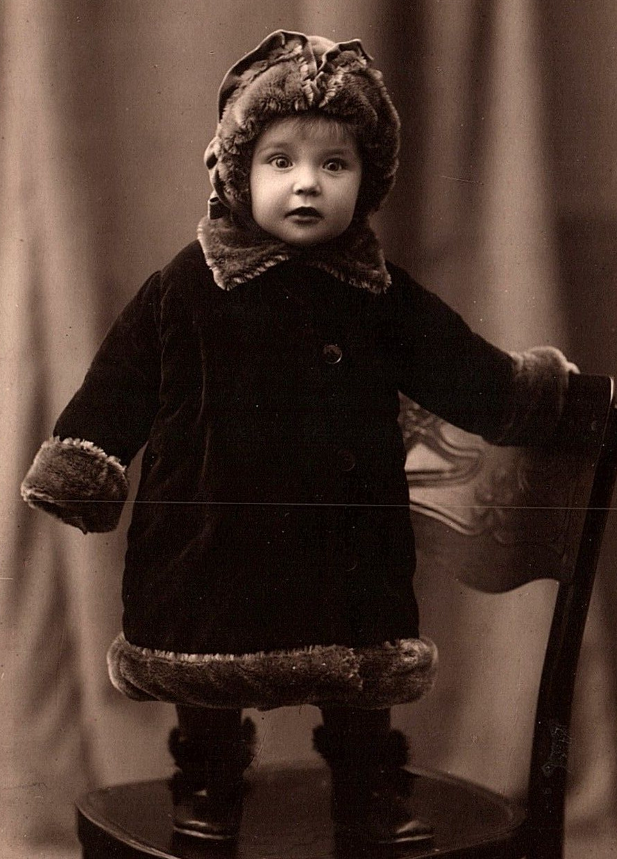 1920s CUTE TODDLER GIRL FUR TRIMMED WINTER DRESS RPPC PHOTO POSTCARD P514