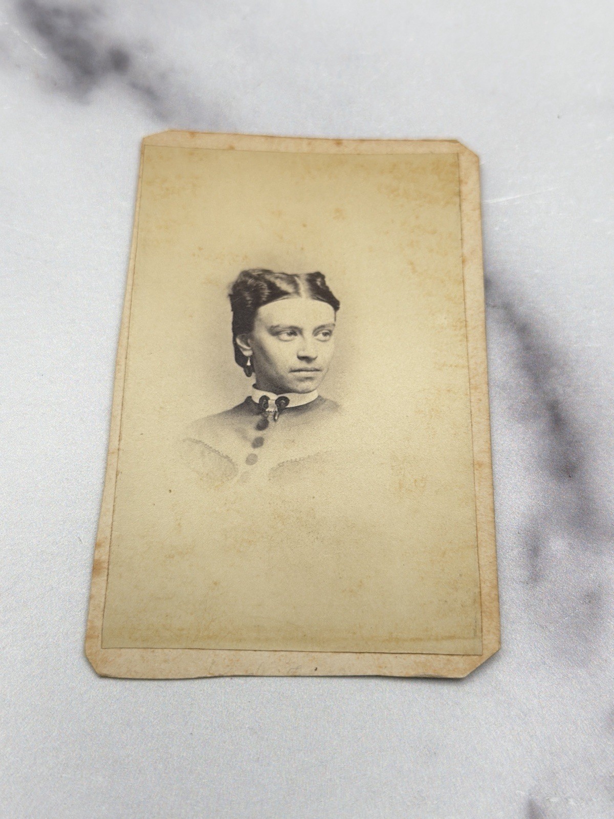 Antique CDV Young Woman Portrait J R Marken Frederick Maryland 1870s