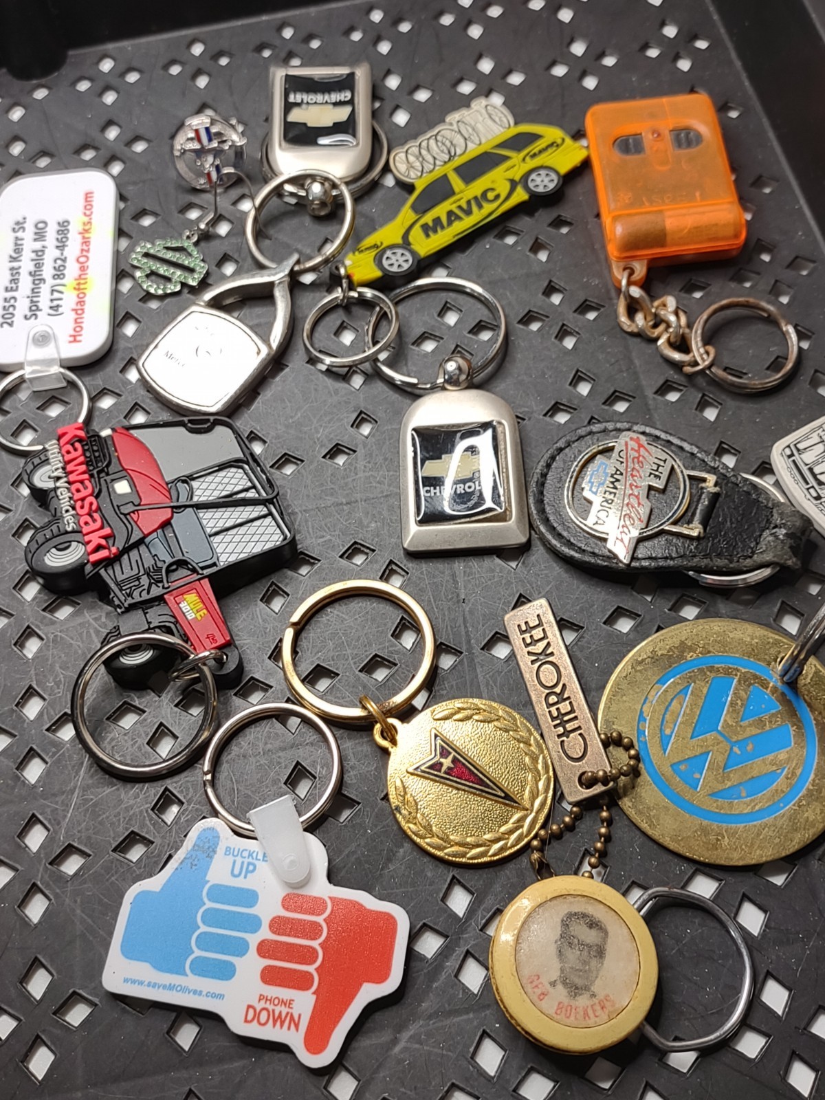 As Is Crafting Lot Of Automotive Themed Items Mostly Keychains Auto Lot FTPBP