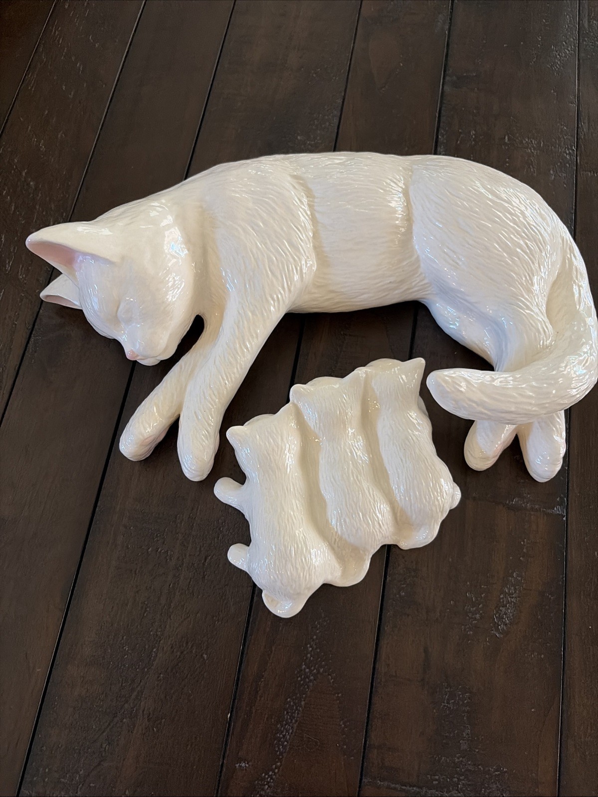 Vintage 1980s Scioto Ceramic Sleeping Mother Cat & Kittens Figurine