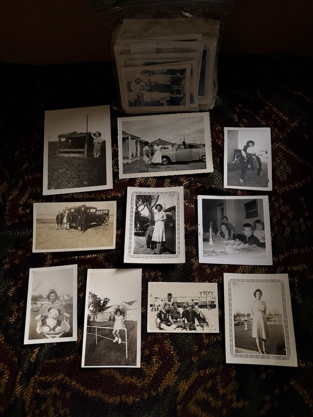 Hugh Lot 100+ Vintage Snapshots B&W Good condition Hugh Lot 100+ Vintage Snapshots B&W Good condition