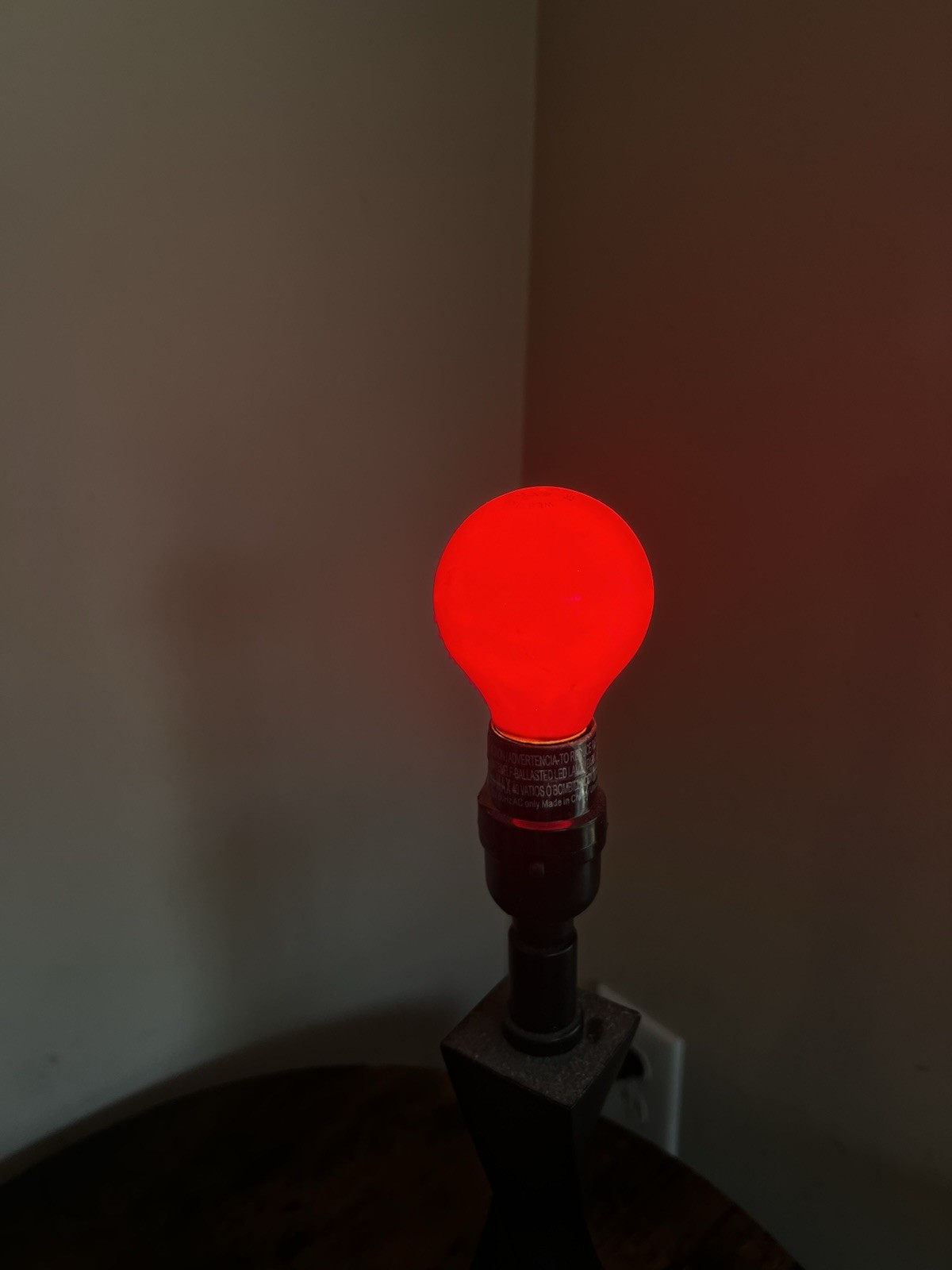 4- VTG RED Standard Christmas Lights Bulb,GE 60w, Sylvania 25w, Westinghouse 25w 4- VTG RED Standard Christmas Lights Bulb,GE 60w, Sylvania 25w, Westinghouse 25w