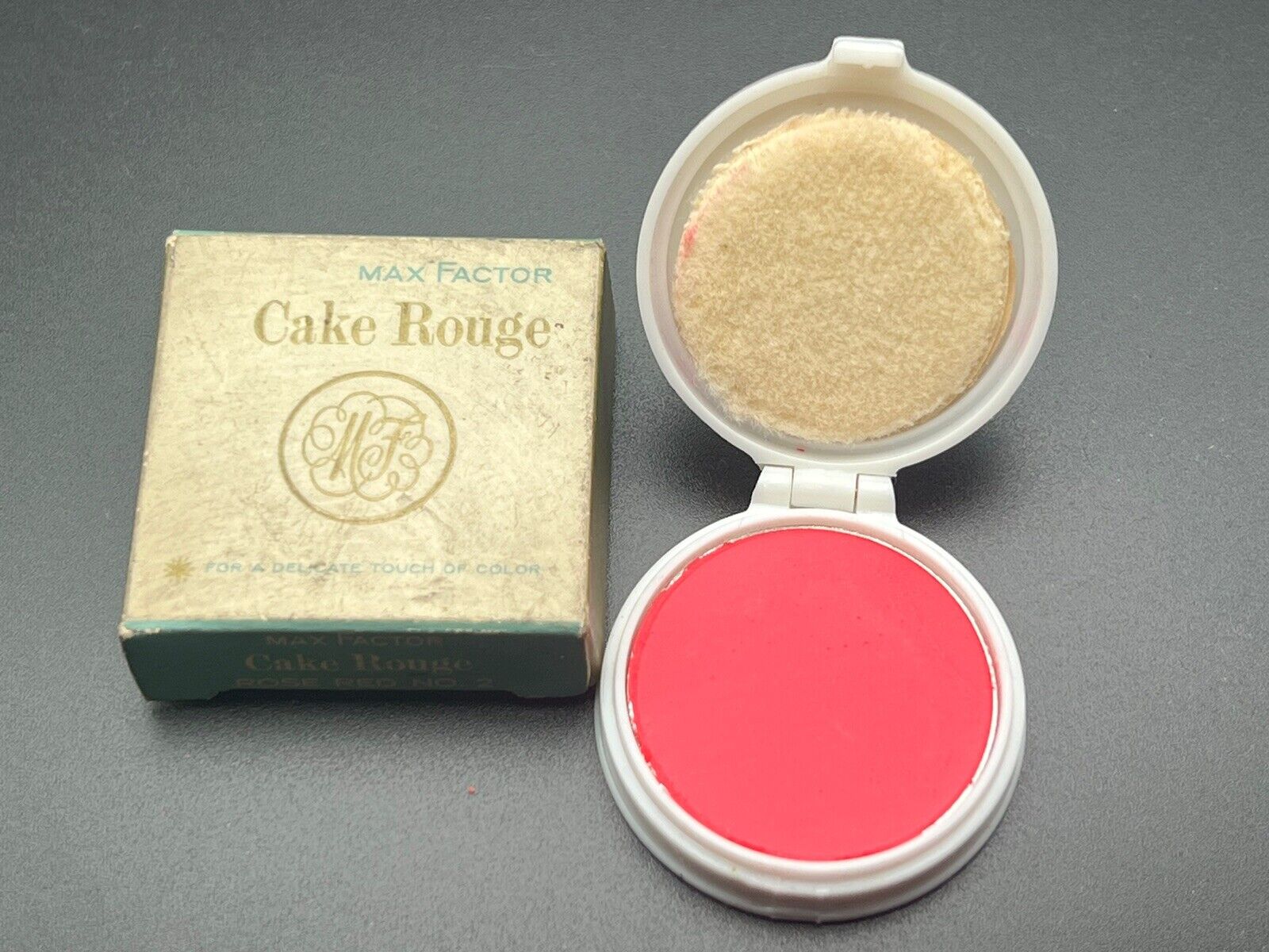 VINTAGE MAX FACTOR HOLLYWOOD MID CENTURY COMPACT CAKE ROUGE BLUSH ROSE RED 2 NIB