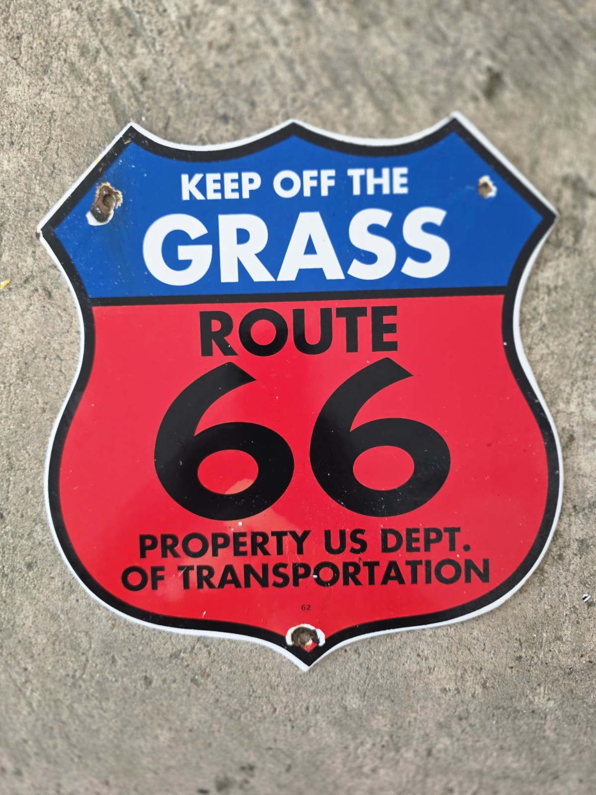 VINTAGE KEEP OFF THE GRASS ROUTE 66 SHIELD 11” x 10\ VINTAGE KEEP OFF THE GRASS ROUTE 66 SHIELD 11” x 10\