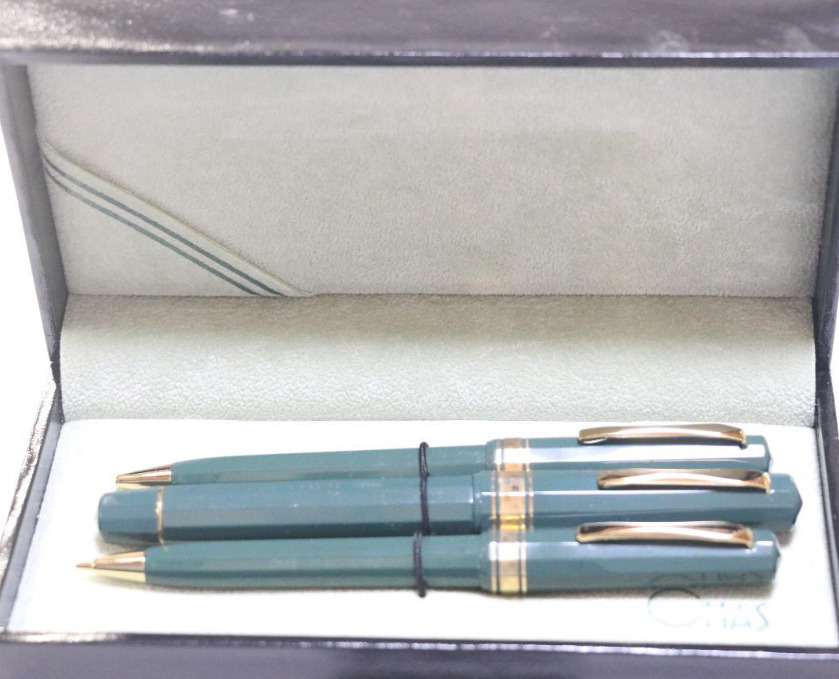 UNUSED OMAS Italia \'90 Green fountain pen, ballpoint pen Limited Edition