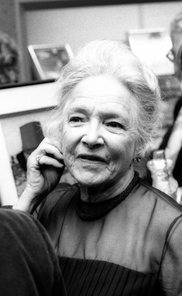 Helen Hayes and Art Exhibit on April 8 1974 at Bonwit Teller - 1974 Old Photo