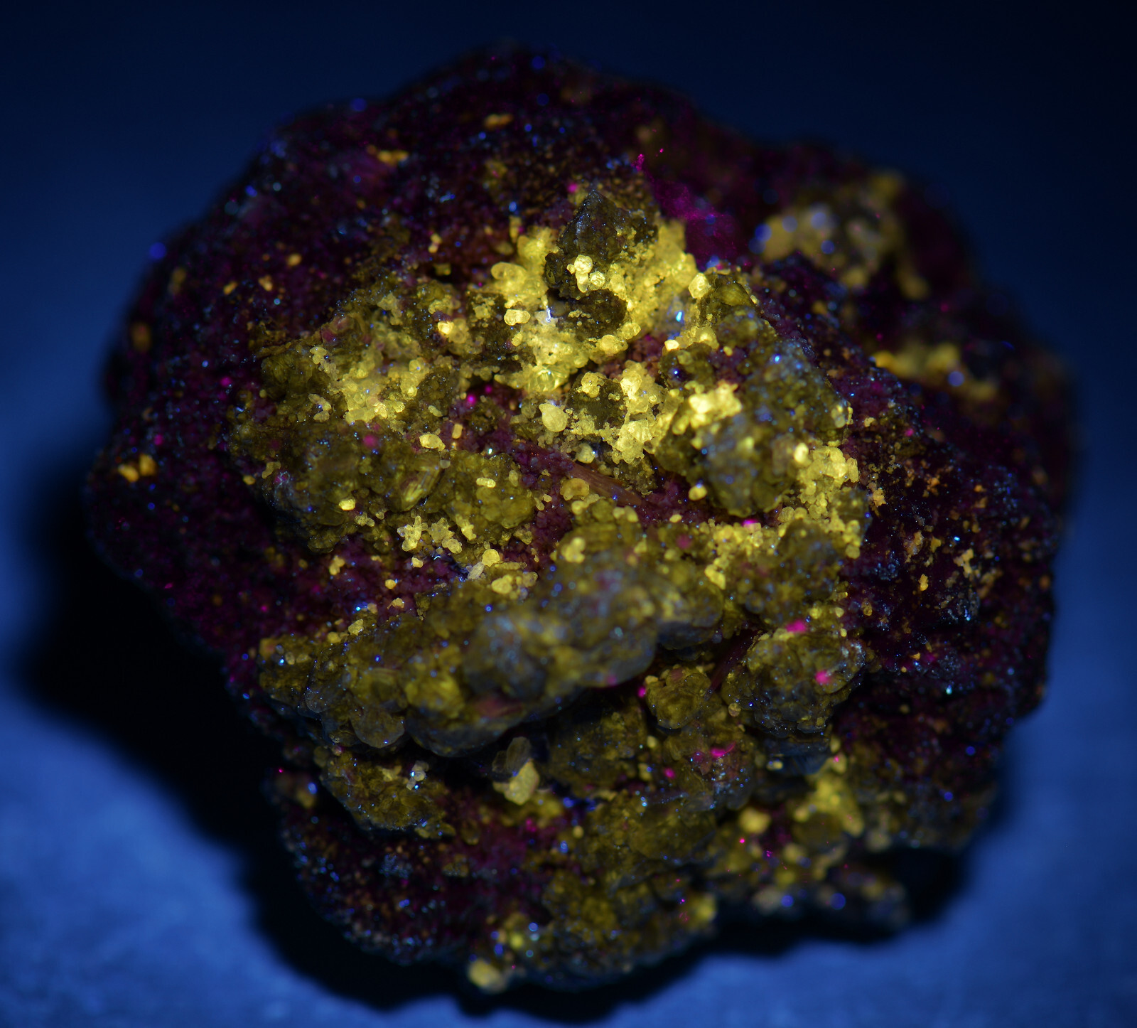 Cerussite crystals, Barite, fluorescent yellow. Morocco. 26 grams.