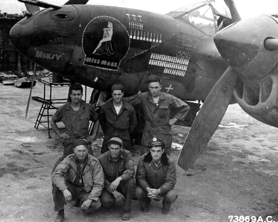 Gun Crew with Lockheed P-38 Lightning \