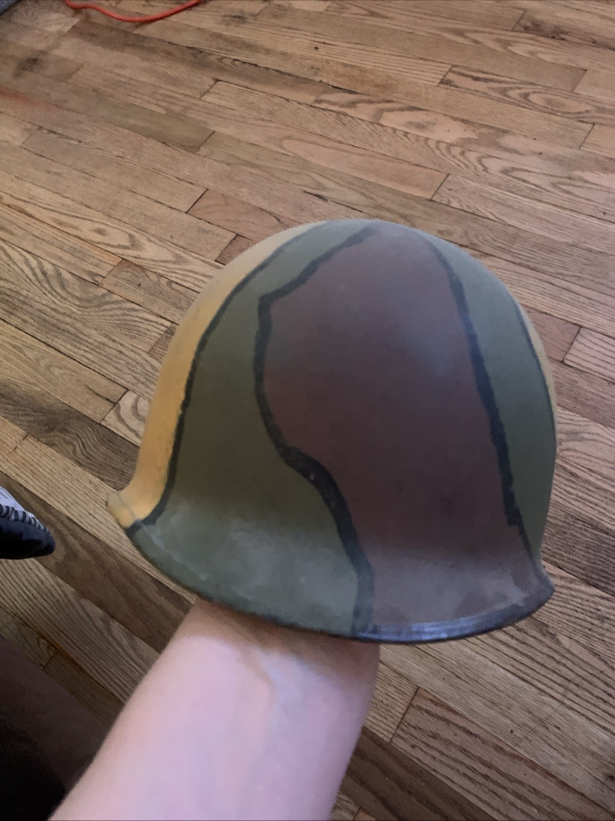 WWII 1/504 PIR Helmet Hand Painted with The Camo Used In North Africa/Italy WWII 1/504 PIR Helmet Hand Painted with The Camo Used In North Africa/Italy